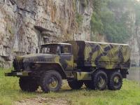 Vietnam comprará para su ejército los camiones todo terreno "Ural"