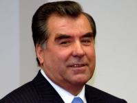 Presidente de Tayiquistán llevará de Ekaterimburgo un uniforme del general