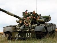 No dan paso para que el carro de combate producido en los Urales entre en el campo de batalla